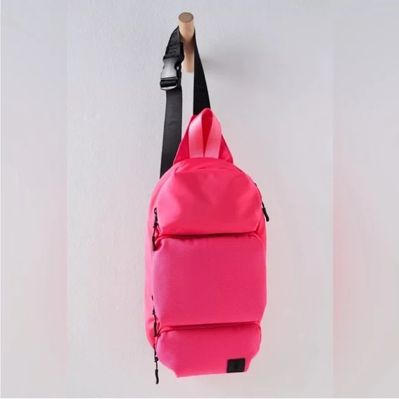 FP movement Dribble Pocket Sling Bag, Spicy Pink NWOT - Picture 1 of 11